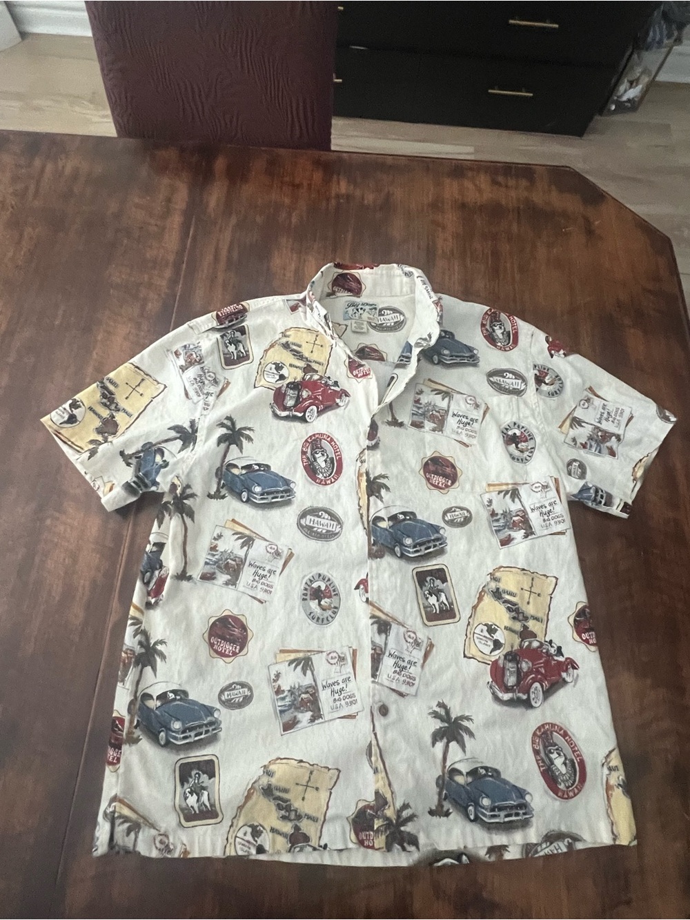 Big Dogs “BIG KAHUNA HOTEL” Cream Short-Sleeve Button-Down with Retro Car Print